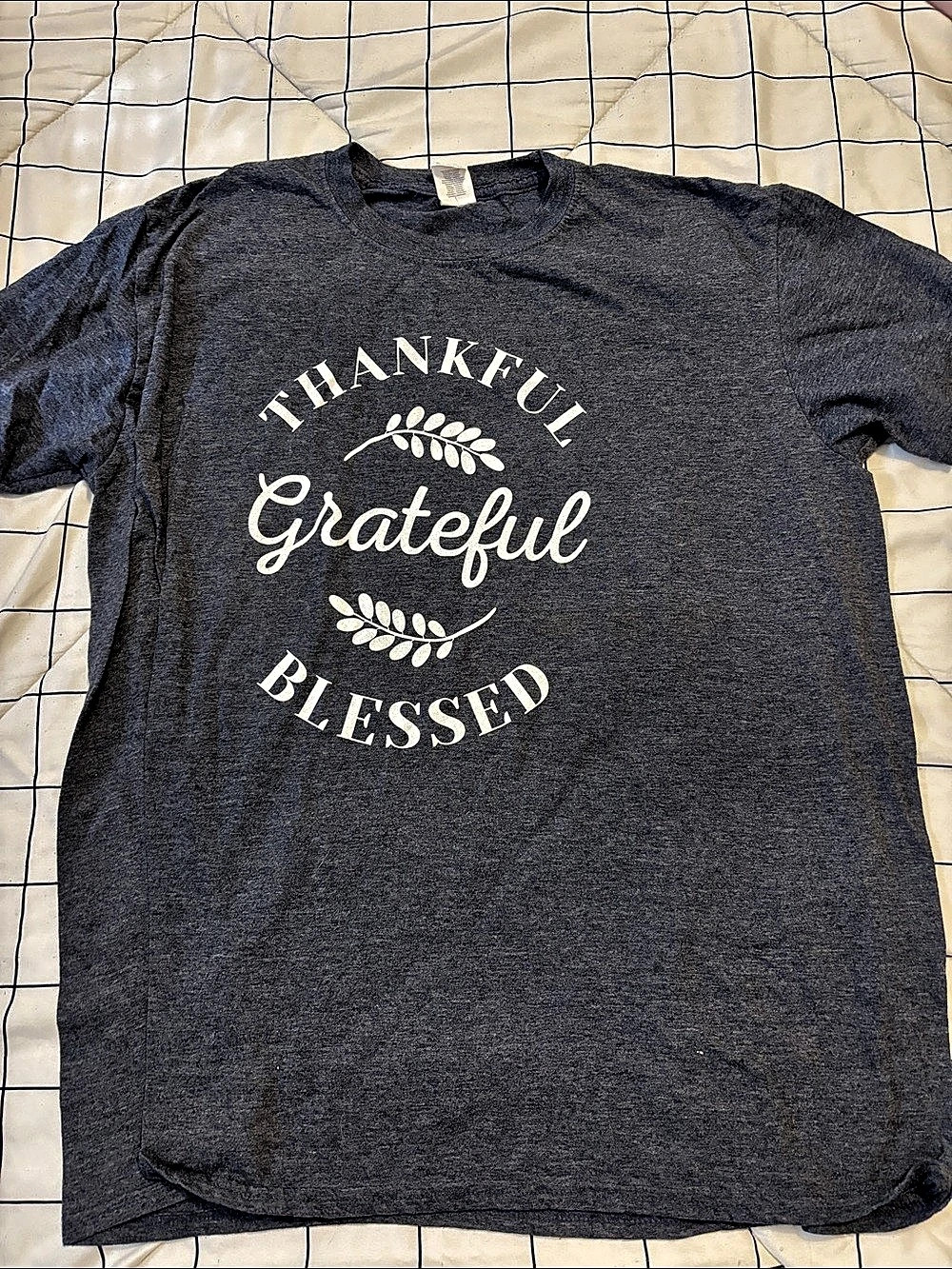 Gildan Graphic T-Shirt Thankful Grateful Blessed Gray